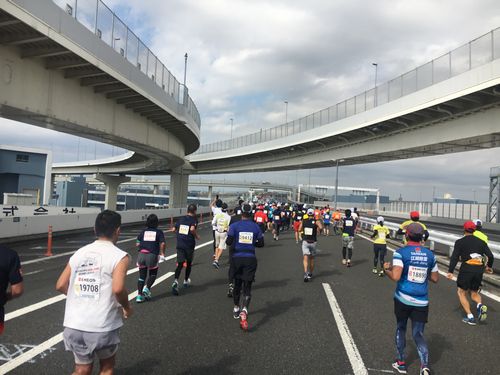 横浜マラソン首都高から一般道へ